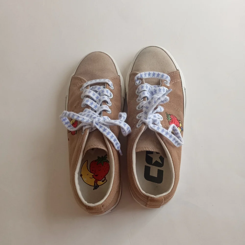 Converse Sky High Farm Strawberry Moon Women's Sneakers 7.5